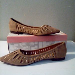 Weeboo Women's Flats NWT